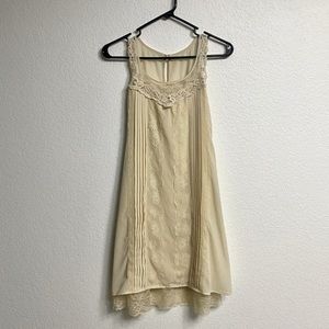 Women’s Sleeveless Dress w/ Lace Accents